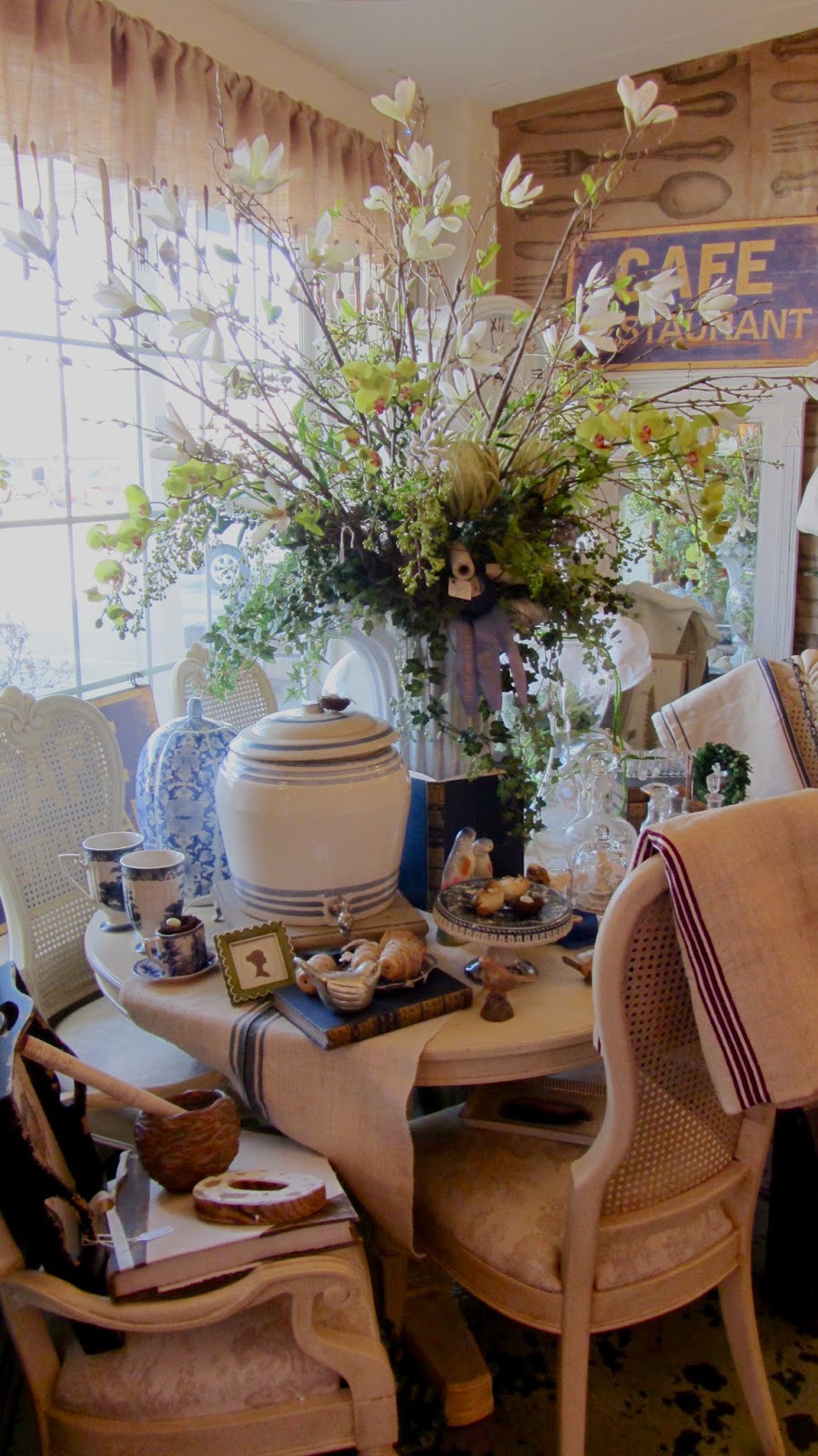 Robins Vintage Suitcase Vintage Suitcase