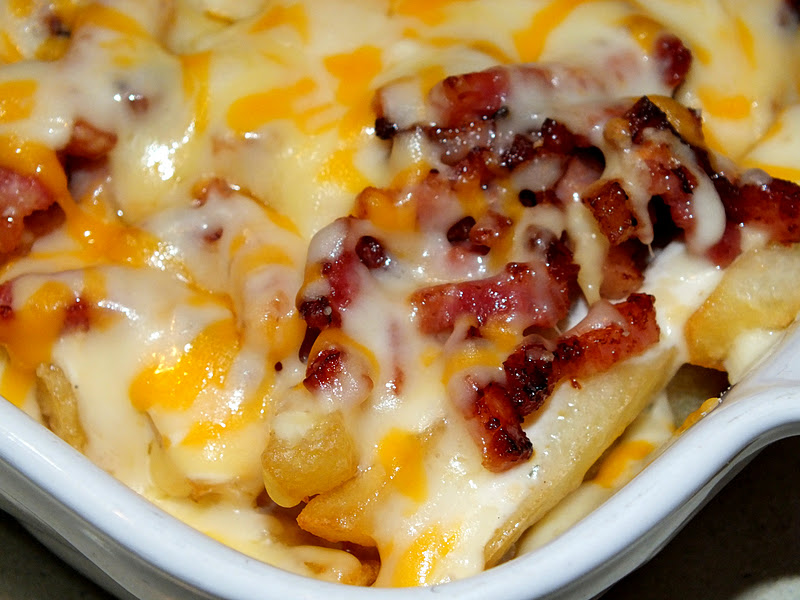 A comer y a callar BACON CHEESE FRIES, AL ESTILO DE FOSTER'S HOLLYWOOD