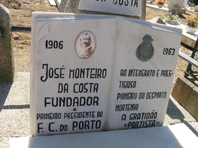 Campa_de_J.Monteiro_da_Costa%252C_com_Homenagem_do_clube_em_1963.JPG