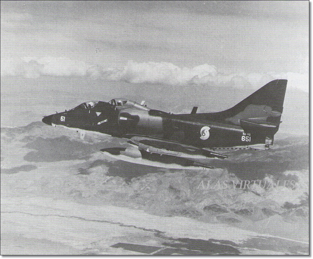 Los 60 años del Skyhawk McDonnell+Douglas+A-4+Skyhawk+13