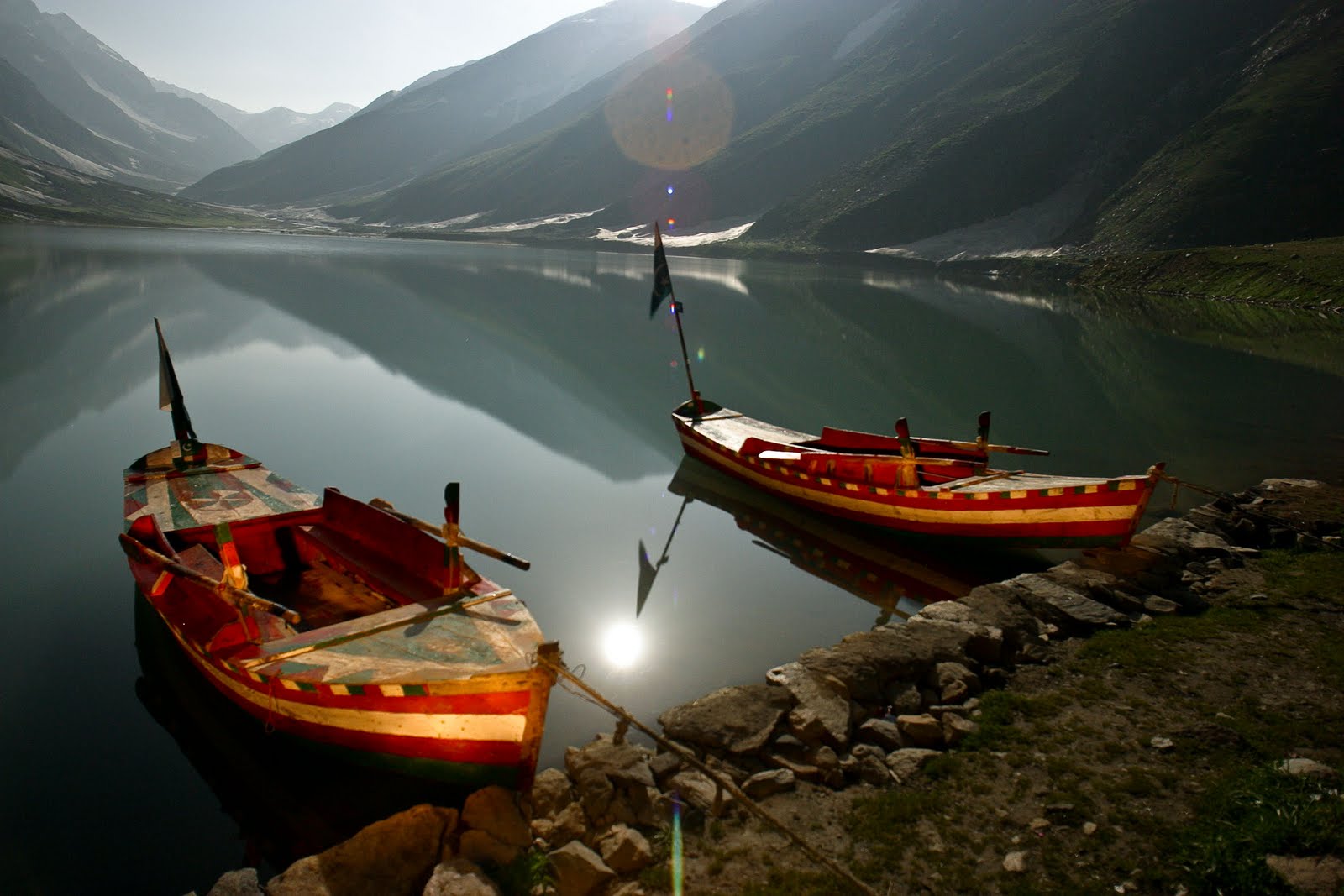 http://3.bp.blogspot.com/-h-tI4u1tVb8/TdyS0KHov9I/AAAAAAAADHE/OL9Rlt_Pu4s/s1600/Saif%2Bul%2BMalook%2BLake%2BPakistan%2BWallpapers%2B%252816%2529.jpg