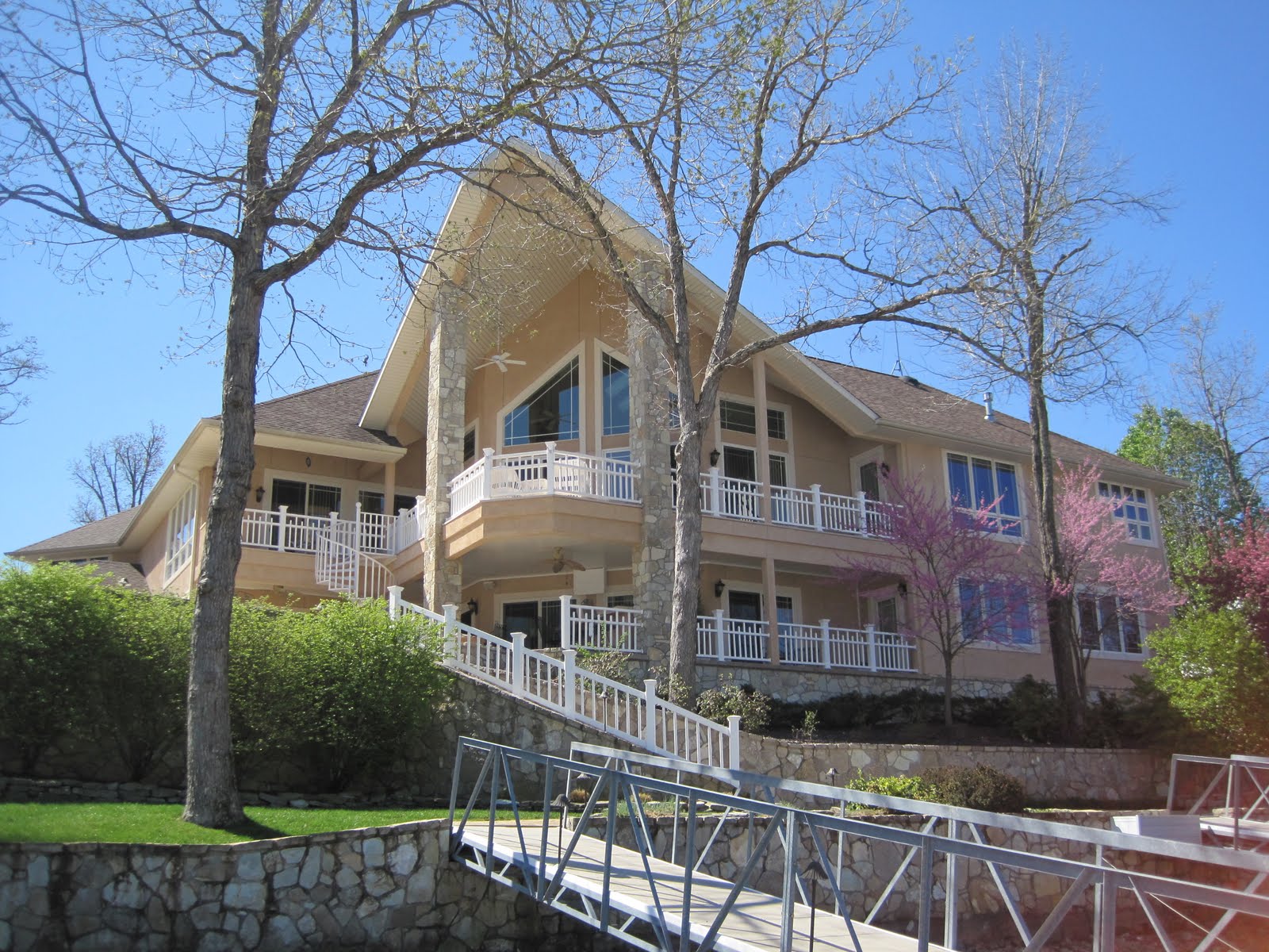 Associated Brokers Lake of the Ozarks Real Estate Dream Home at the