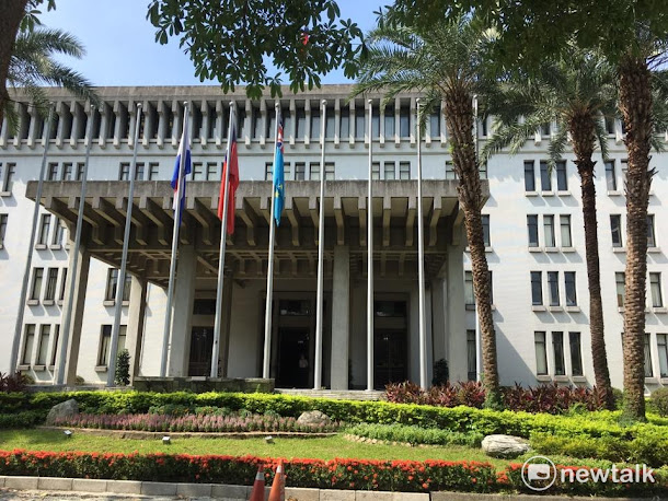 外交部收賄醜聞,駐越代表處秘書蕭裕文被控核發學生簽證時,放水圖利仲介曹保麟。圖為外交部。 外交部收賄醜聞,駐越代表處秘書蕭裕文被控核發學生簽證時,放水圖利仲介曹保麟。圖為外交部。