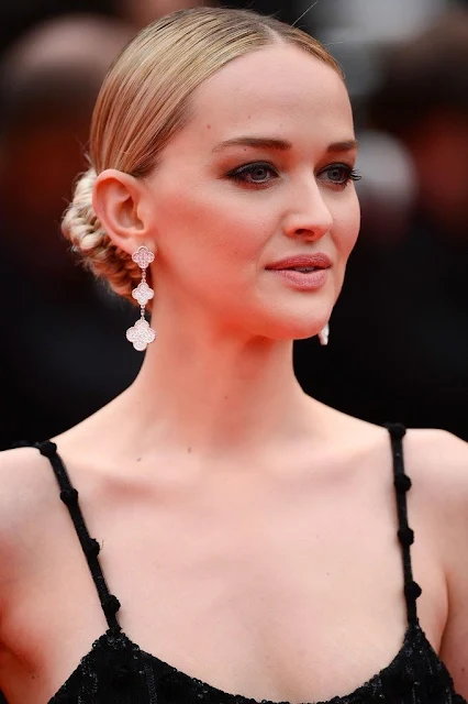 Jess Weixler in Armani Privé – ‘Foxcatcher’ Cannes Film Festival Premiere