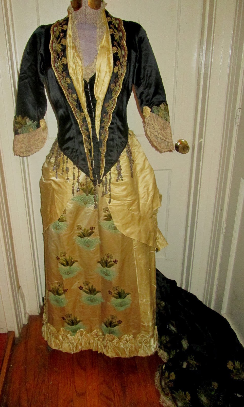 All The Pretty Dresses Natural Form Fancy Dress