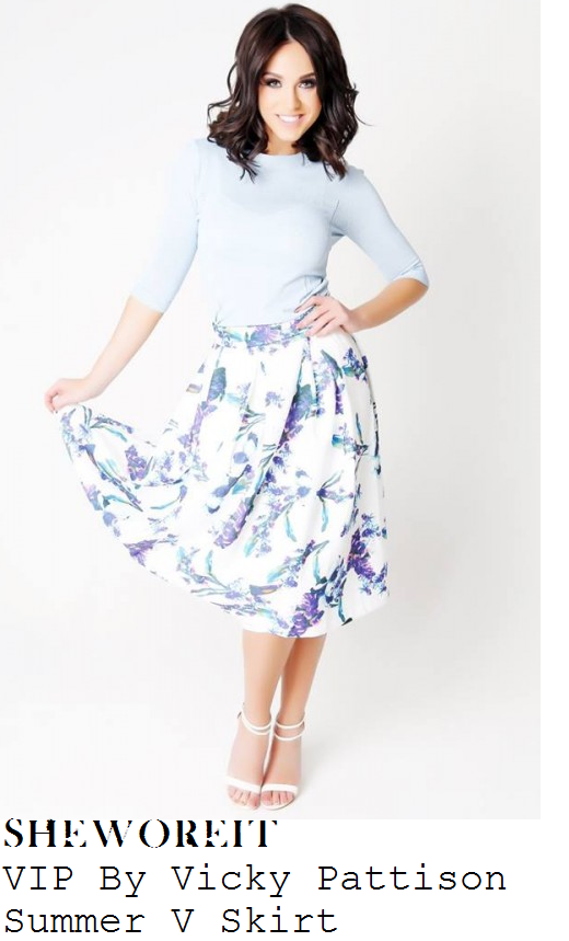 vicky-pattison-white-blue-floral-print-midi-skirt-judge-geordie vicky-pattison-white-blue-floral-print-midi-skirt-judge-geordie