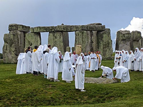 [Image: du-lich-anh-bi-an-stonehenge-09.jpg]