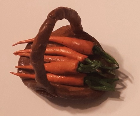 DBK -  Carrot Basket Clay