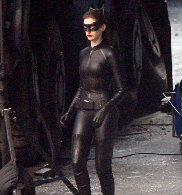 NEW Dark Knight Rises Anne Hathaway Catwoman Pics
