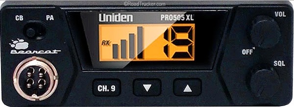 The Uniden Pro505XL fits nicely in the Toyota Blender