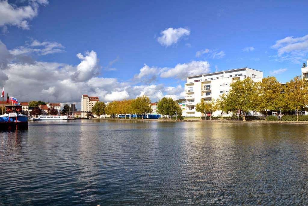 BuzzCanada Top 10 Small Cities In Canada