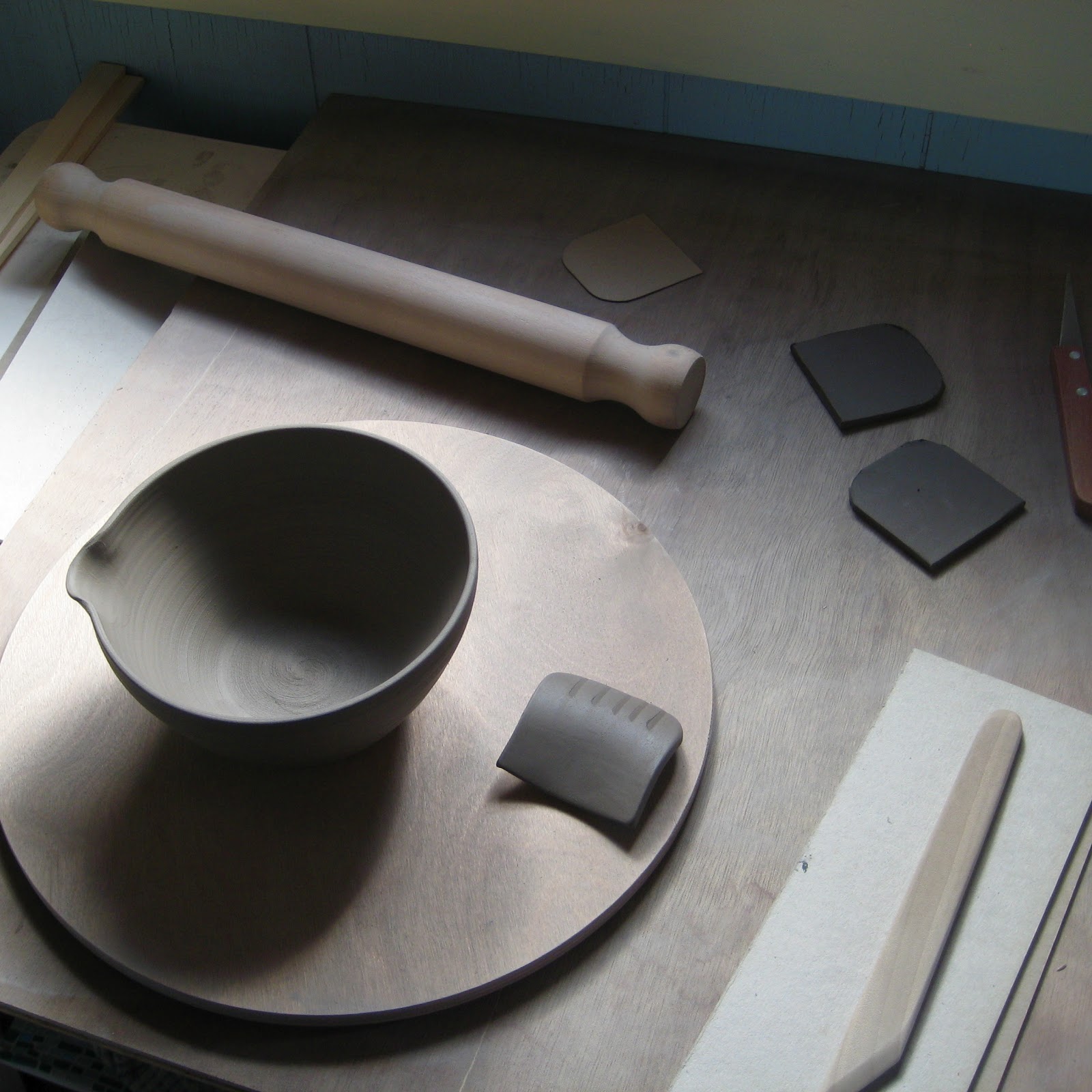 Pots and Paint Making Pouring Bowls