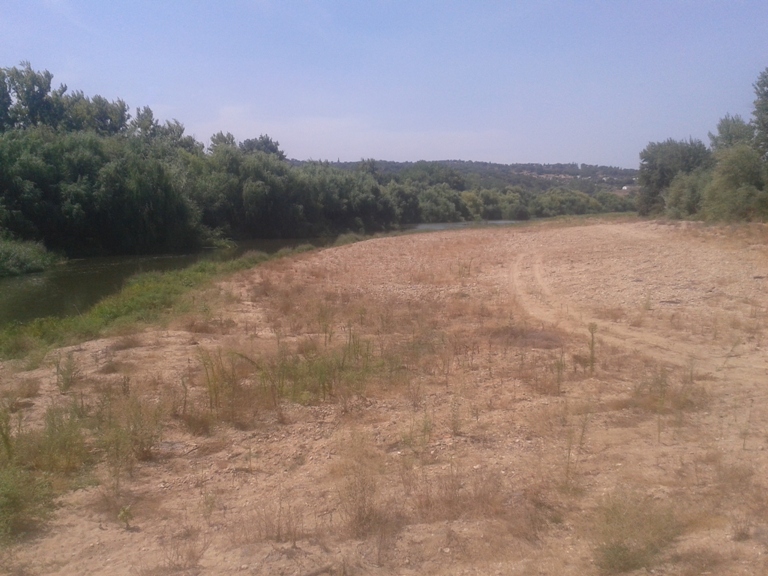 Areal da Praia Fluvial a jusante do açude de Mora