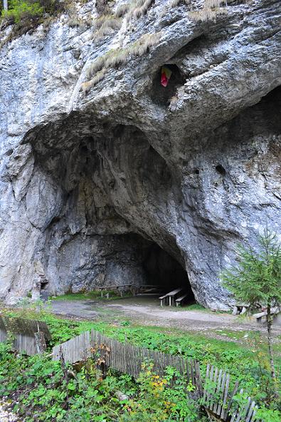 Poze Din Drumetii Pestera Poarta Lui Ionele Alba