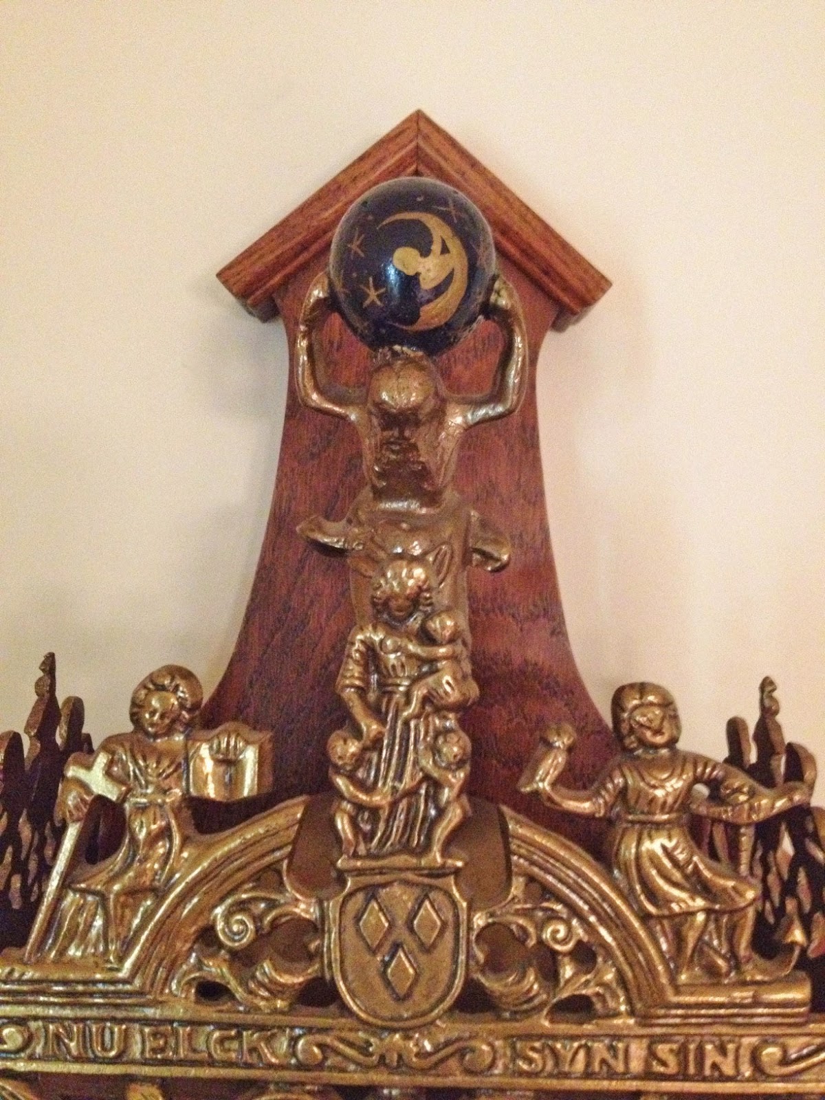 MARIETTE'S BACK TO BASICS {Our Dutch Atlas Zaanse Wall Clock in Oak}