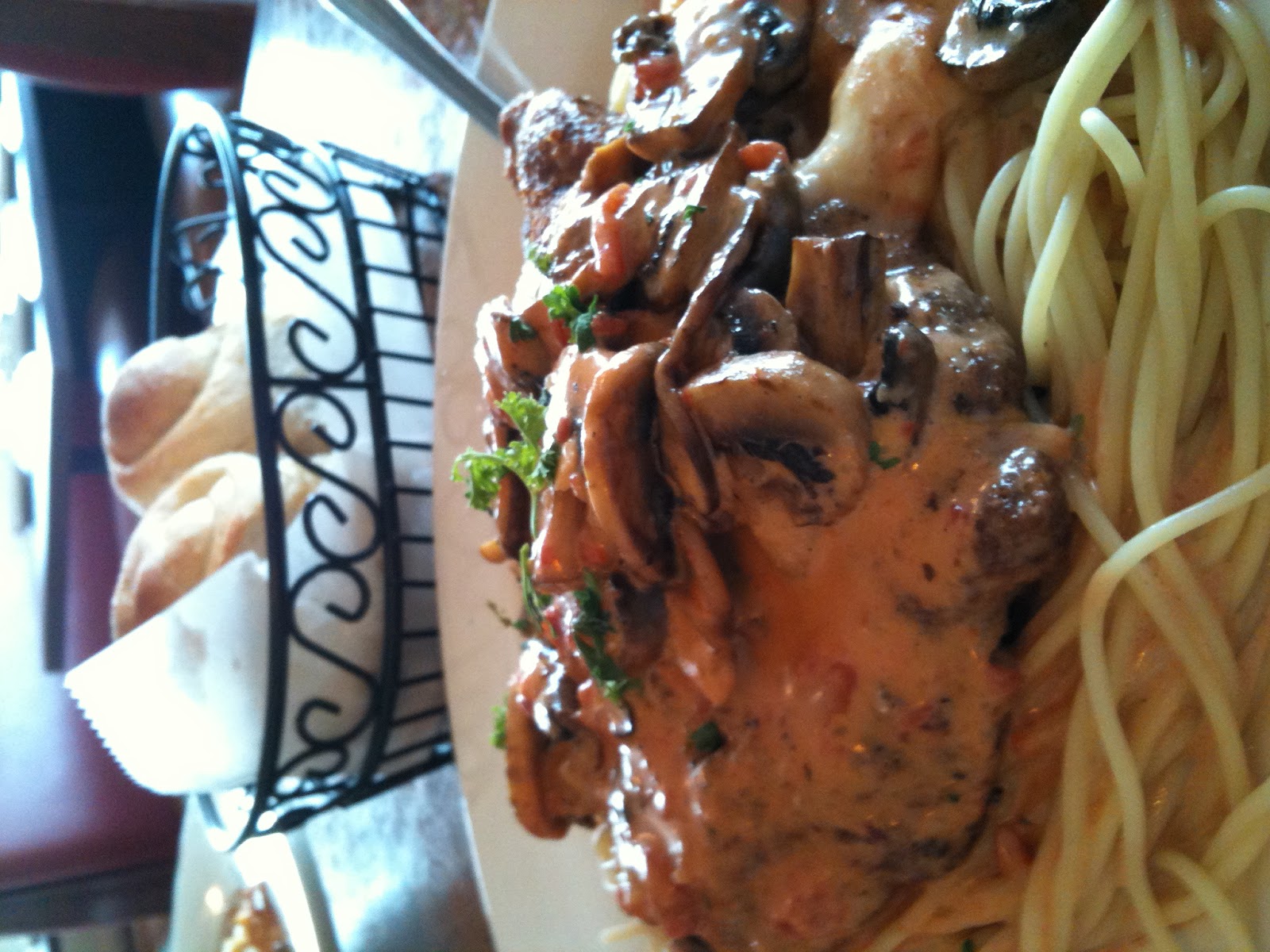 Backwater Gourmet, Hole In The Wall Places Moni's Pasta & Pizza