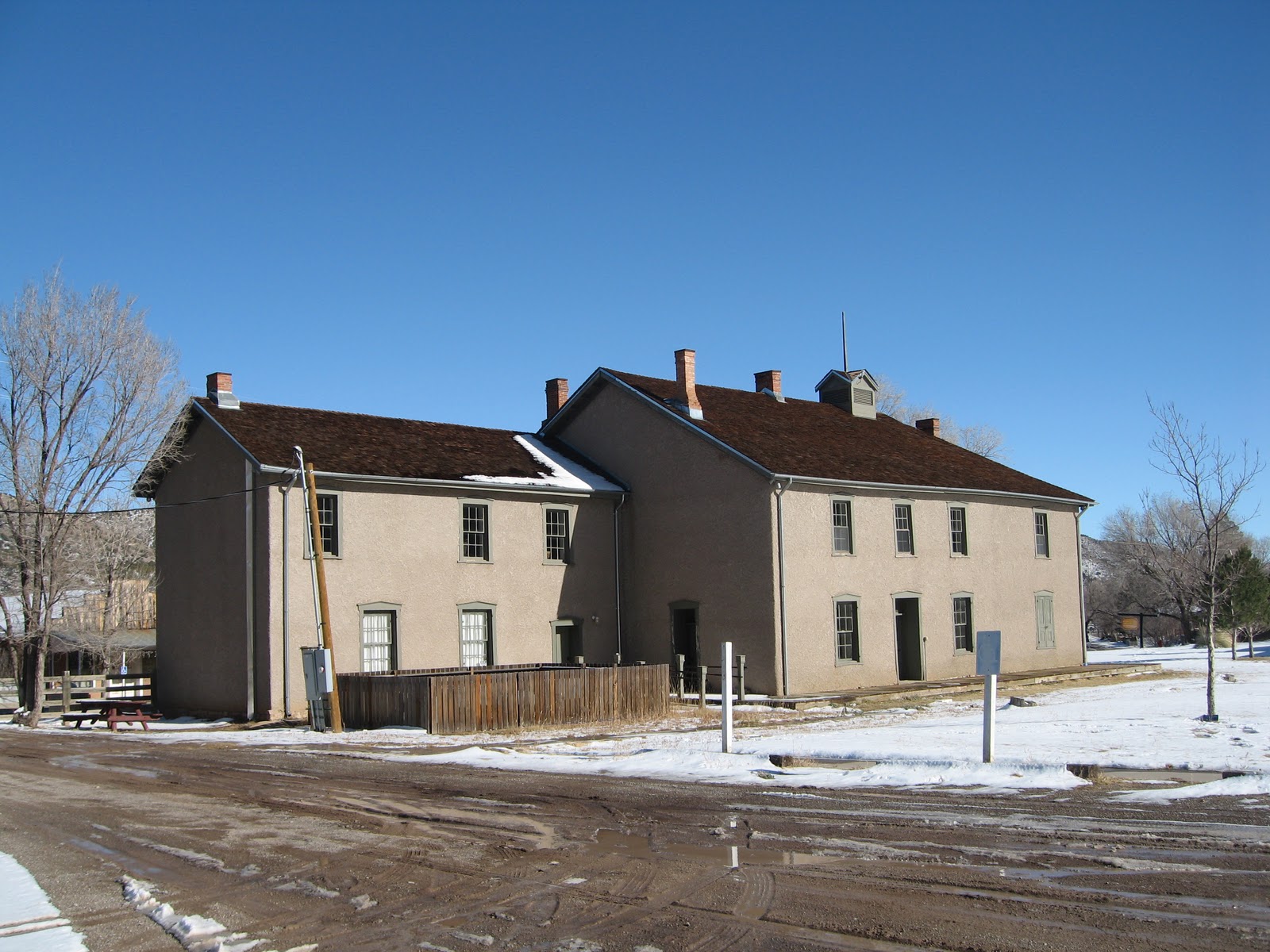 is there any place in NM wiht nice inexpensive old buildings/homes