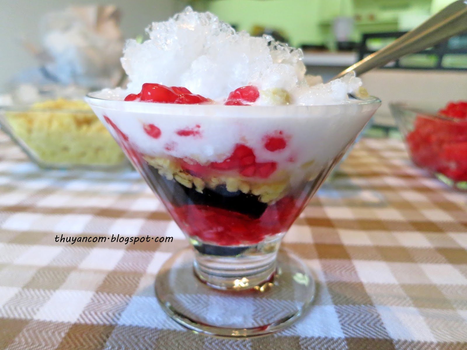 Blog of Salt Che Suong Sa Hot Luu Tapioca in Coconut Milk Desert