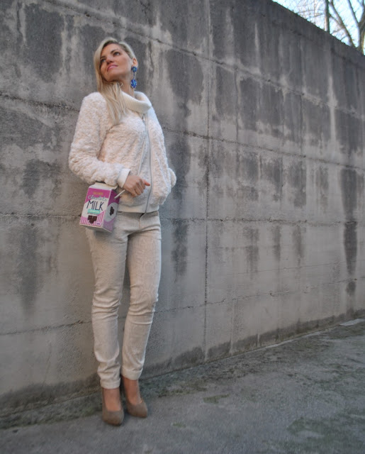 outfit jeans e tacchi come abbinare jeans e tacchi abbinamenti jeans e tacchi how to wear jeans and heels how to combine jeans and heels jeans and heels how to match jeans and heels blonde girl blonde hair blondie outfit casual invernali outfit da giorno invernale outfit gennaio 2016 january  outfit january 2016 outfits casual winter outfit mariafelicia magno fashion blogger colorblock by felym fashion blog italiani fashion blogger italiane blog di moda blogger italiane di moda fashion blogger bergamo fashion blogger milano fashion bloggers italy italian fashion bloggers influencer italiane italian influencer 