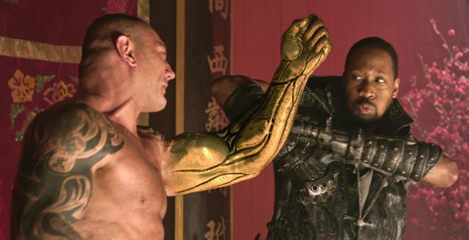 http://3.bp.blogspot.com/-hDEFhP-jbI0/UK5s3paWvpI/AAAAAAAAE5I/eN9XIjVye-8/s1600/the-man-with-the-iron-fists.jpg