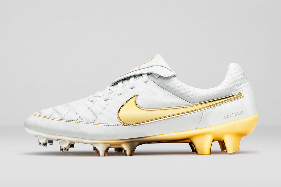 nike tiempo ronaldinho white gold