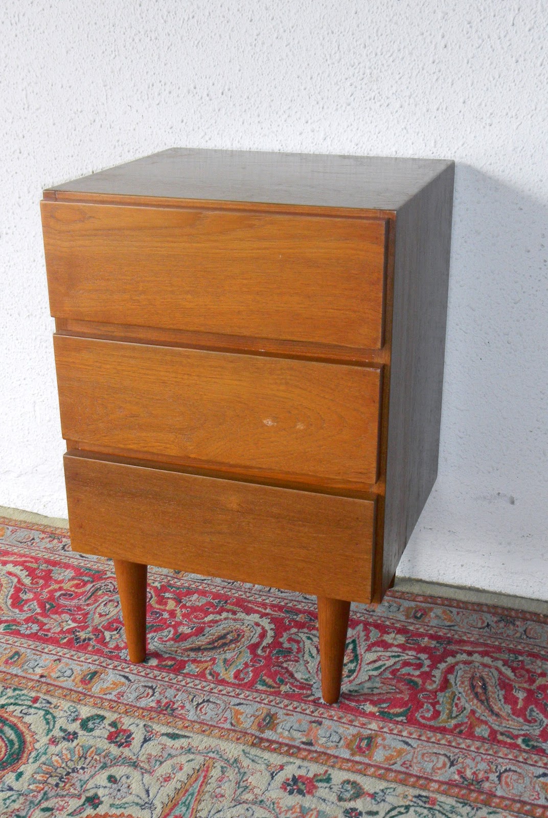 MID CENTURY MODERN BEDSIDE VINTAGE AND FINE REPRODUCTIONS