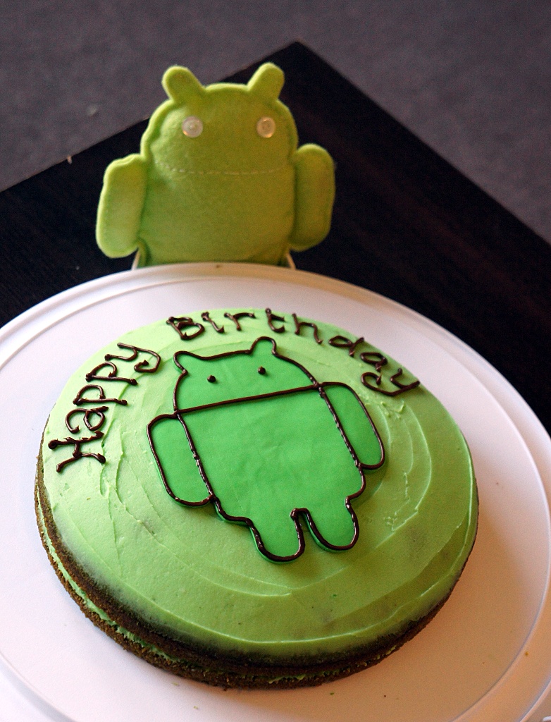MiNa's Food Adventures Android Birthday Cake