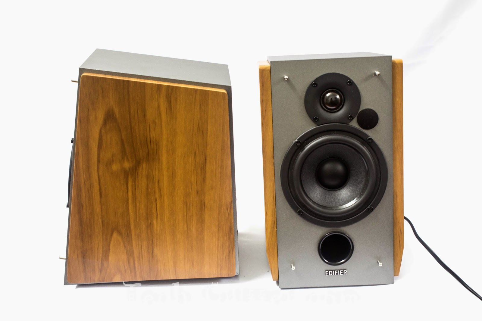 Quick Review: Edifier Studio R1600T III 2.0 Speaker System 26