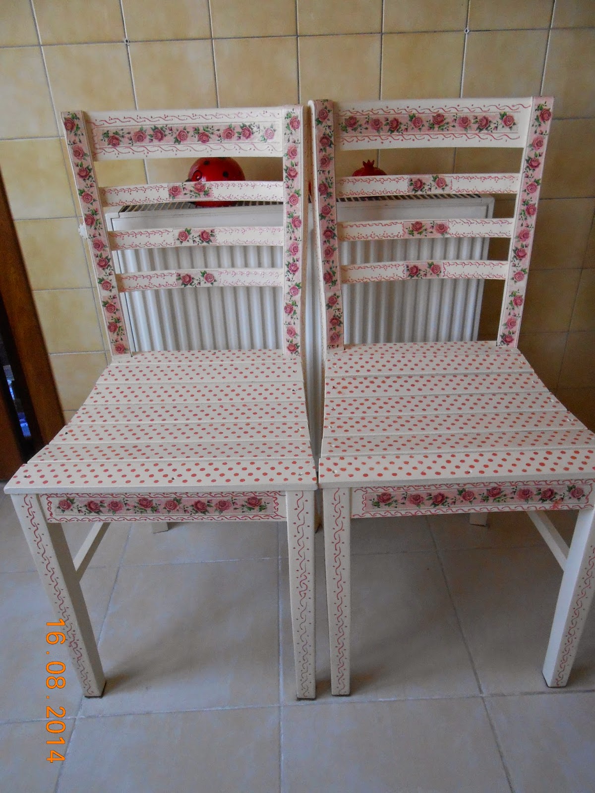 Dilekçe İşler. AHŞAP BOYAMA SANDALYE