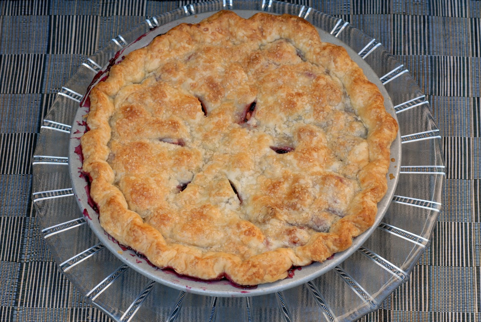 cherry nectarine pie hailing summer!