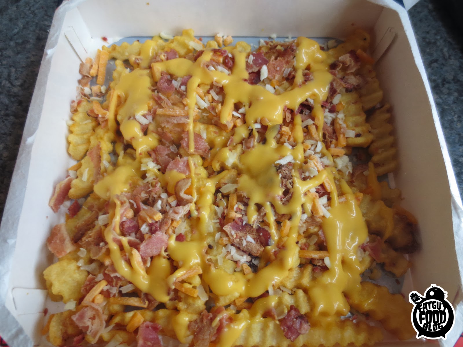 FATGUYFOODBLOG T.G.I Friday's Loaded Cheese & Bacon Fries!