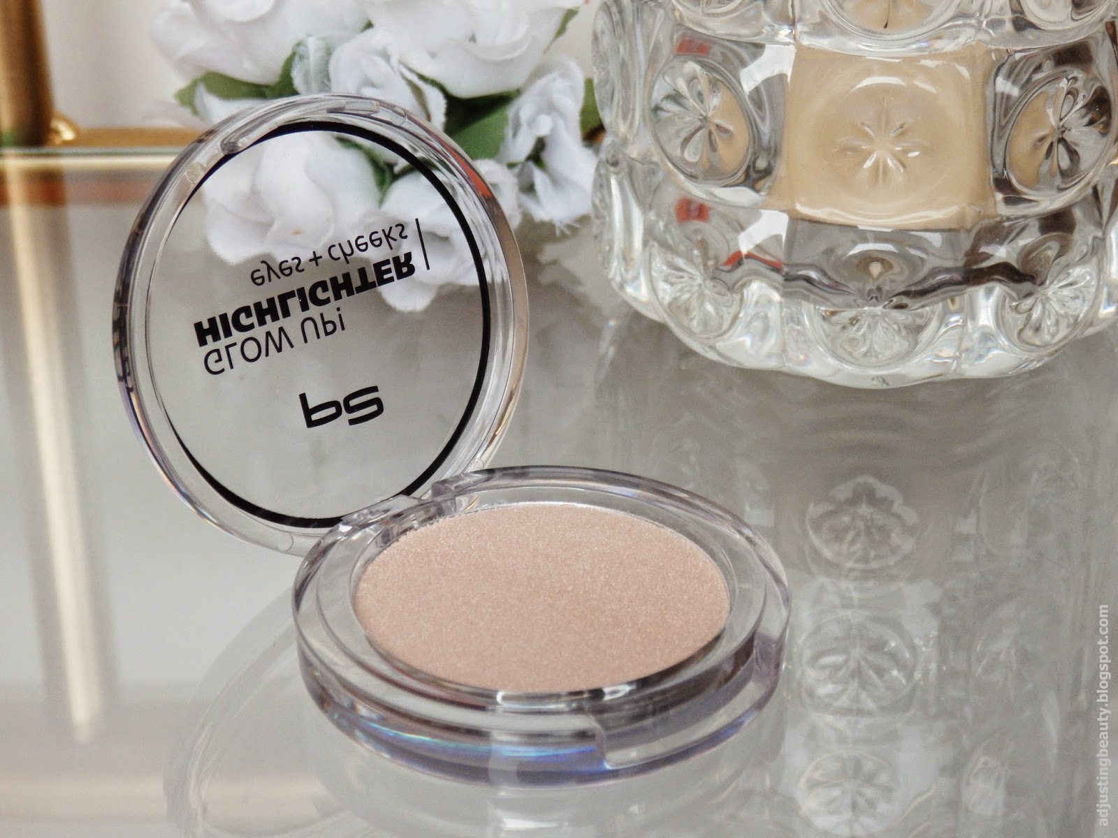 Review P2 Glow Up! Highlighter Eyes + Cheeks (021 High Beam