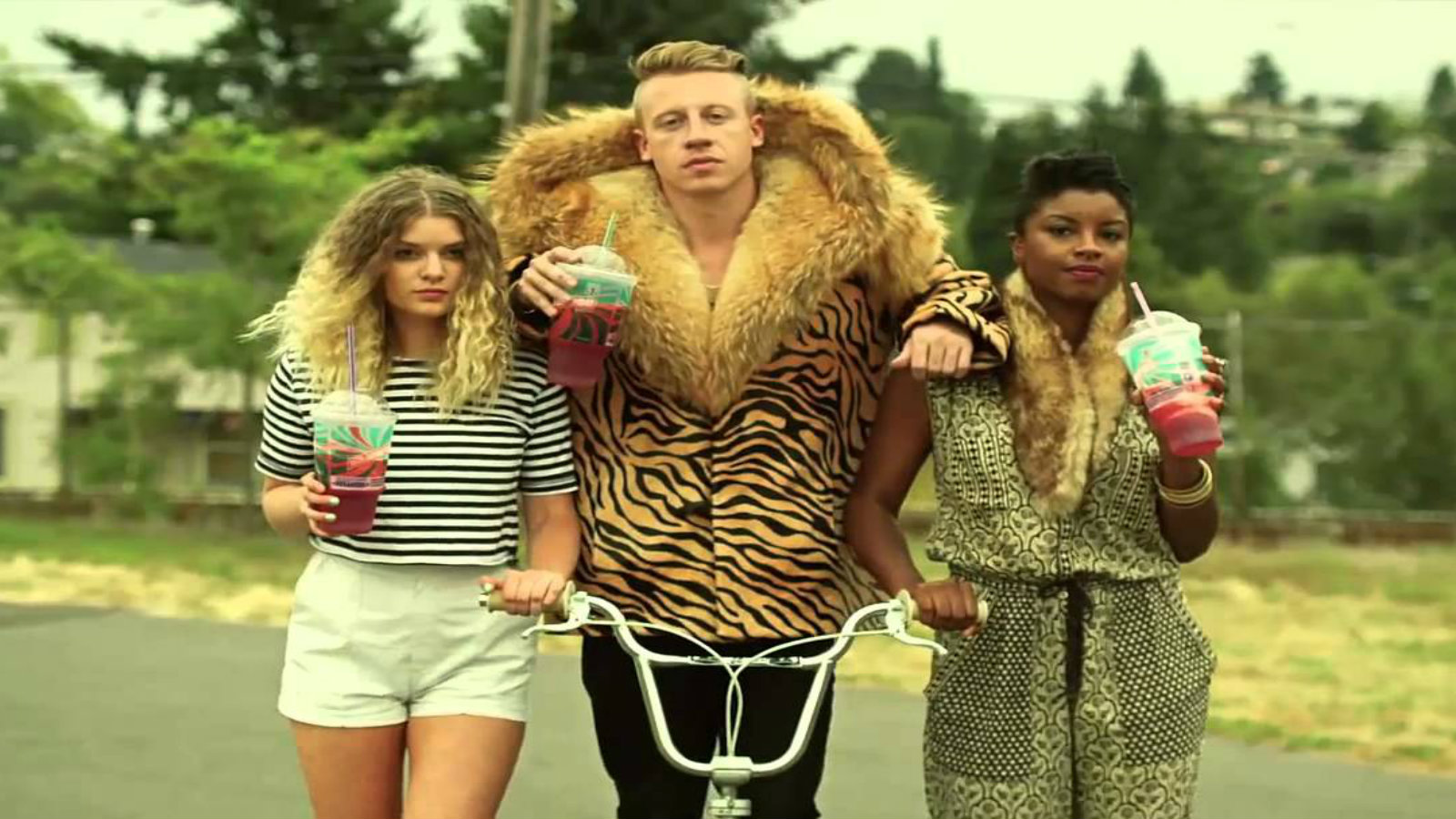 Macklemore Ryan Lewis Thrift Shop Lyrics Hd Download Thrifting Macklemore Thrift Shopping