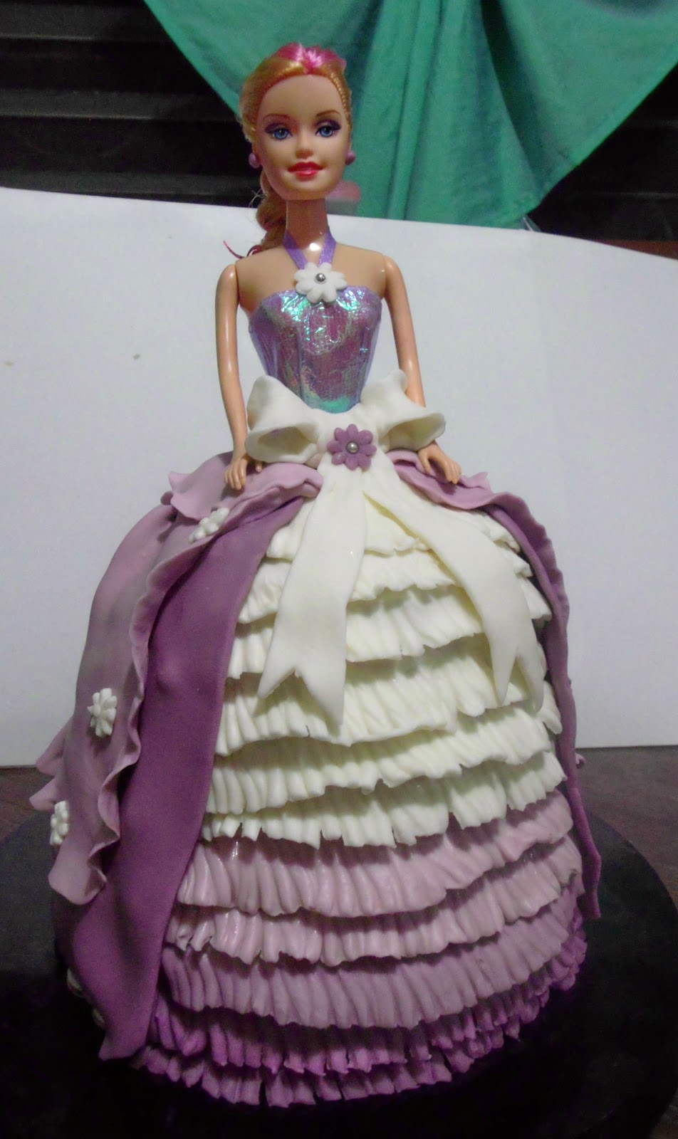 Rosie's Delights: My first ever Barbie Doll Fondant Cake
