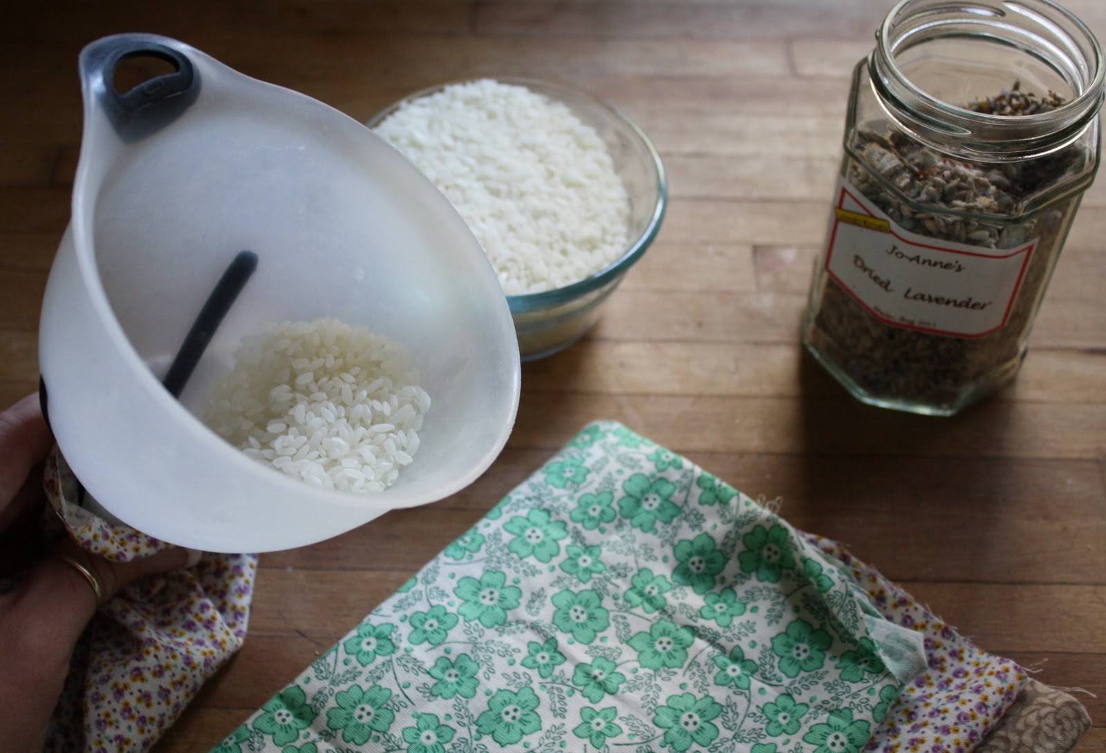 sewhungryhippie DIY Simple Luxuries Lavender Eye Pillow