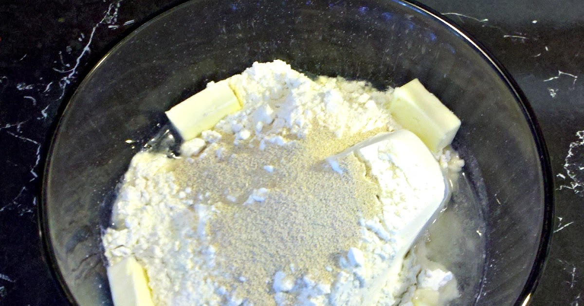 Simply the Good Life Cheesy Breadsticks with Nacho Sauce