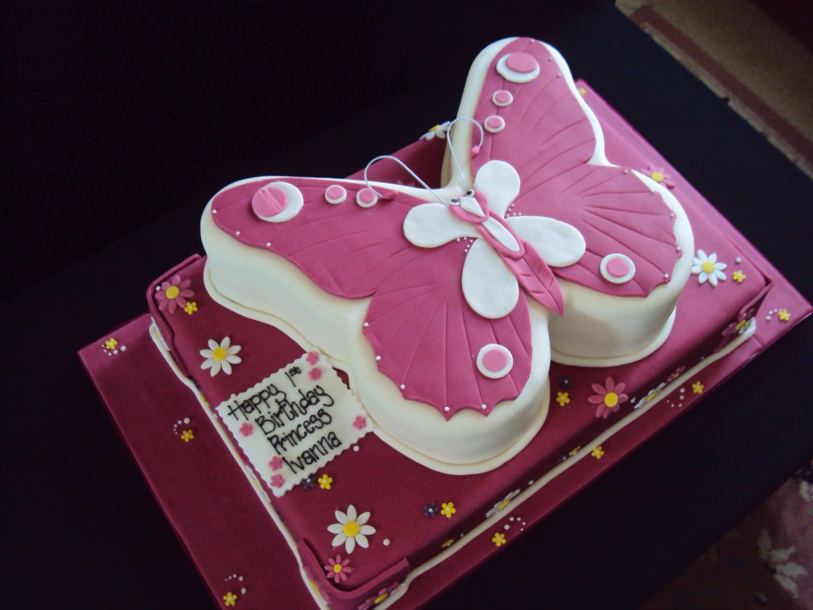 Buterfly cake Butterfly cakes, Butterfly birthday cakes, Kids