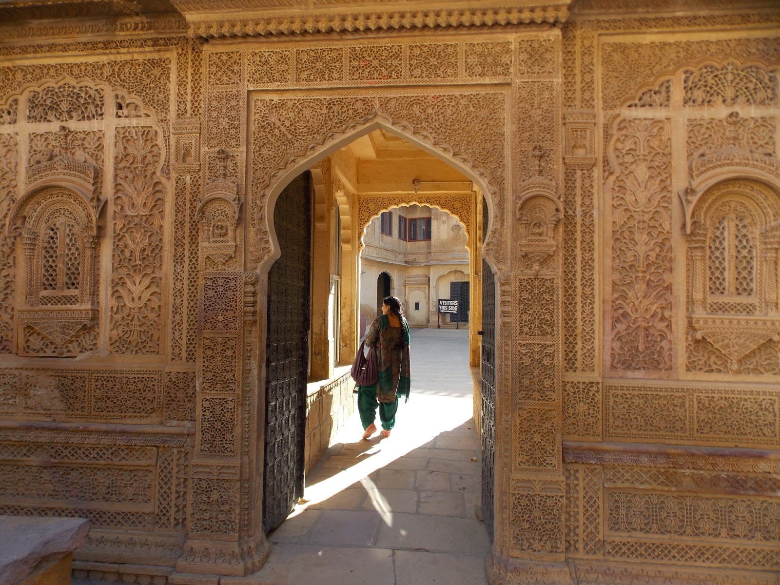 CHINAR SHADE A VISIT TO JAISALMER FORT IN THAAR DESERT