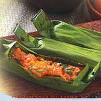 Pepes Ikan Tongkol Kukus | Hot Indonesia Recipes