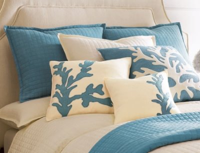 http://3.bp.blogspot.com/-hPMXDqKE9zU/TYvbql6voBI/AAAAAAAAF4k/ifK1Qx1Ln1U/s1600/bantal.jpg