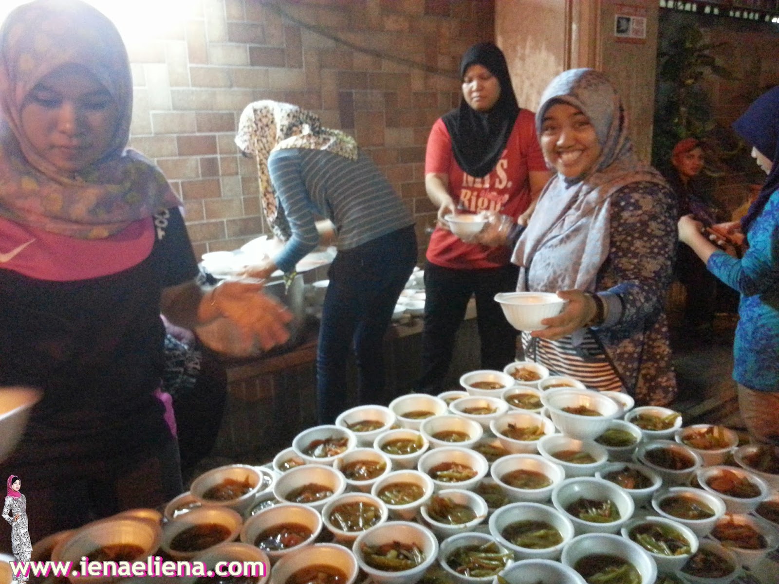 FEED THE HOMELESS PROGRAMME WITH UPSI STUDENT 16 APRIL 2015