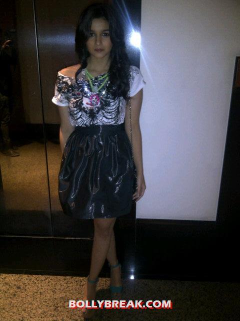 Alia in a skirt - Alia Bhatt at Vogue's Fashion Night