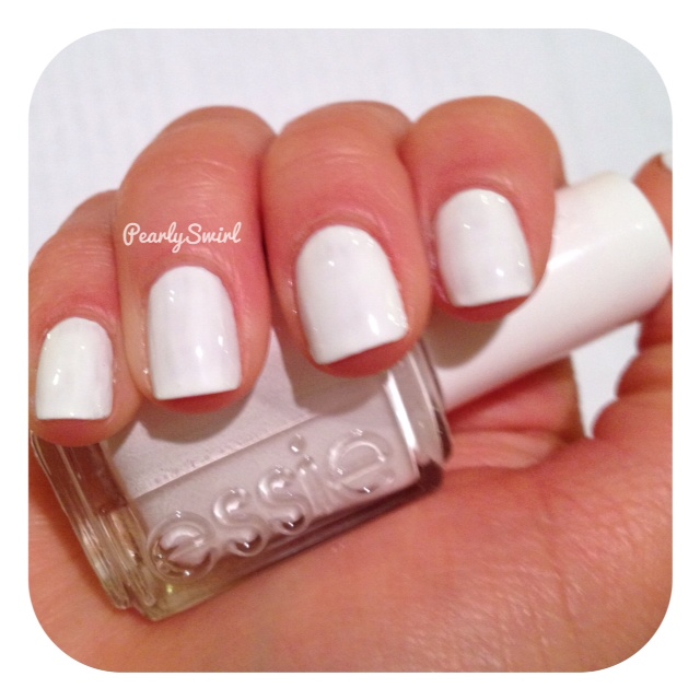 Pearly Swirl Essie Blanc