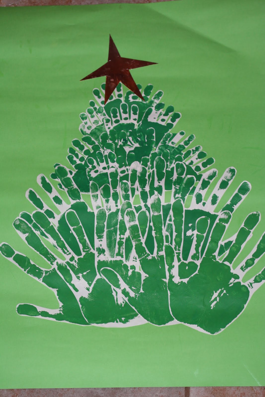 Hands Christmas Tree from Learning 4 Kids "Fun Christmas Activities 4 Kids" FREE eBook | Neenish