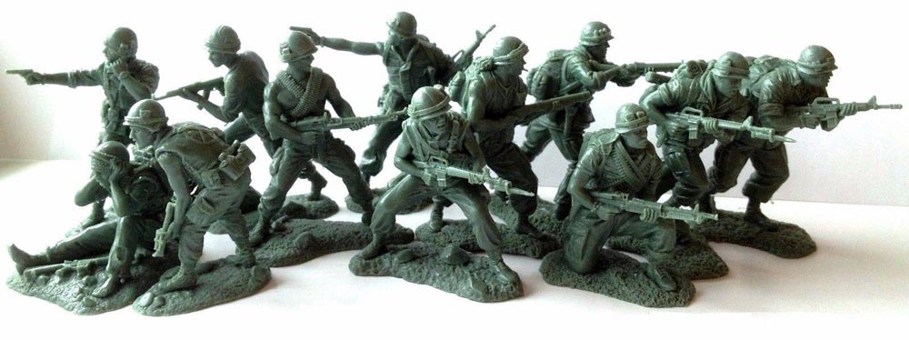 NVA assault troop with mortar collectible plastic Toy soldier 54mm 1/32 