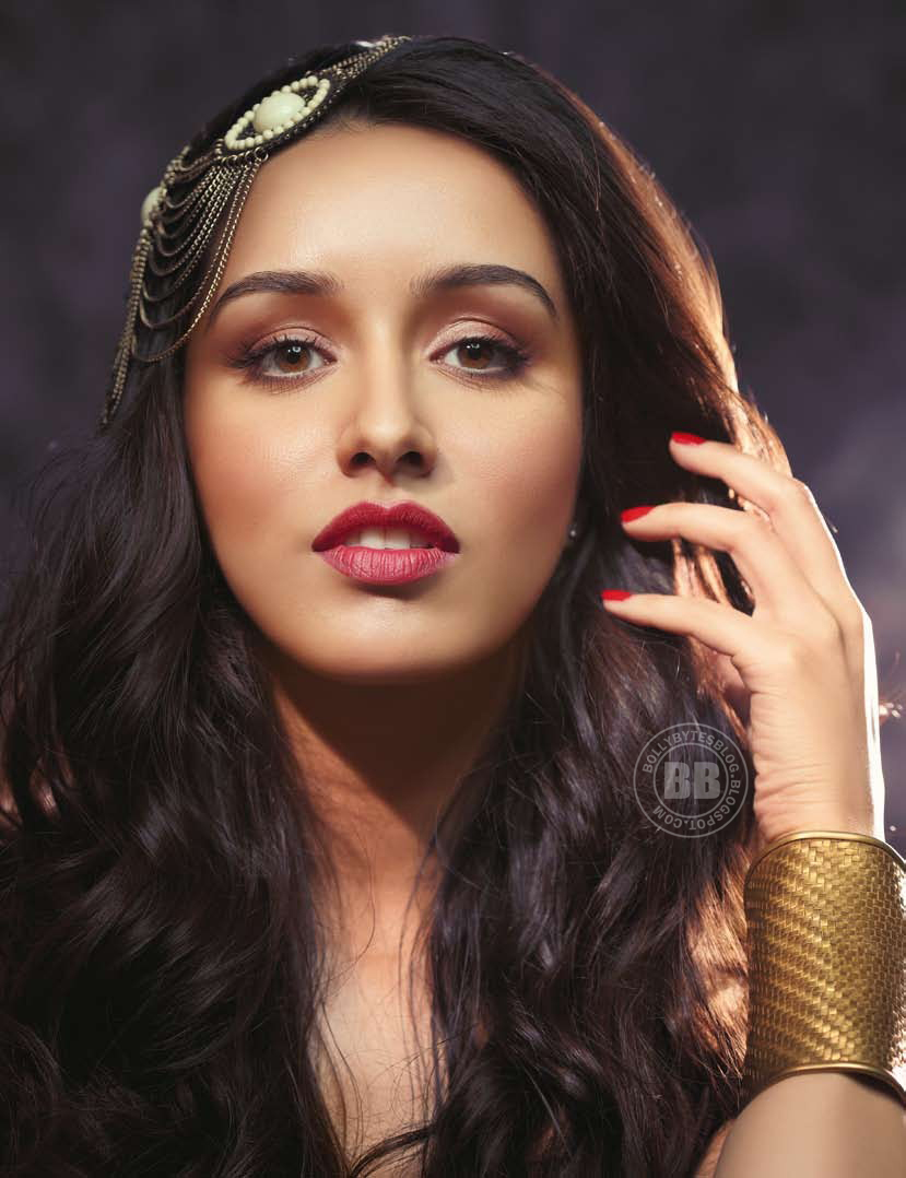 http://3.bp.blogspot.com/-hRHtZgfh23s/T82-BMXBhOI/AAAAAAAAJ4U/3mqMcyHQ-MI/s1600/-Sensuous-Shraddha-Kapoor-Real-HD-Photoshoot-for-Marie-Claire-Beauty-India-Magazine-June-2012-Image-02.jpg