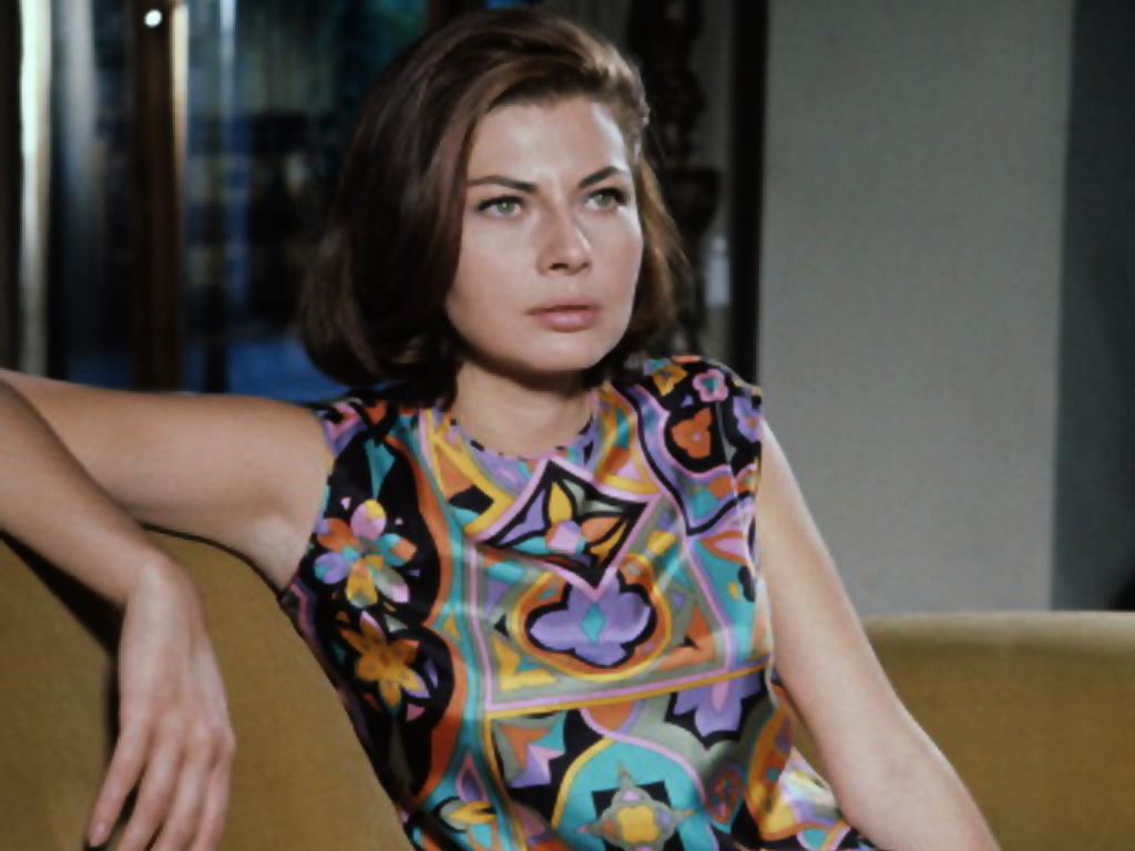 Actors Images: Soraya Esfandiary Wallpapers(03)