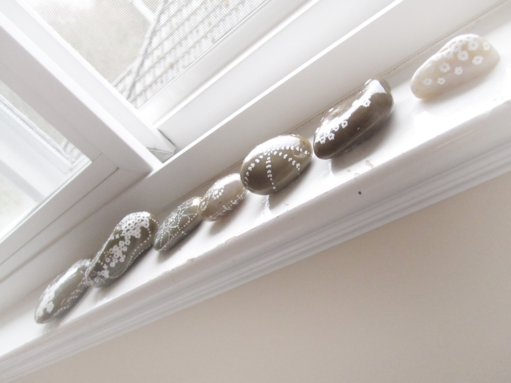 Painted Lace Rocks Tutorial Behind