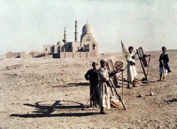http://3.bp.blogspot.com/-hY35kPkIugE/VBDj5tfWeHI/AAAAAAACQpE/hP5No2QH7aM/s1600/Egypt-in-1920-46.jpg