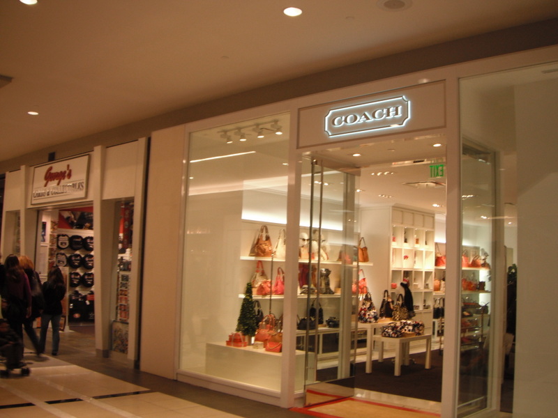 payless quakerbridge mall